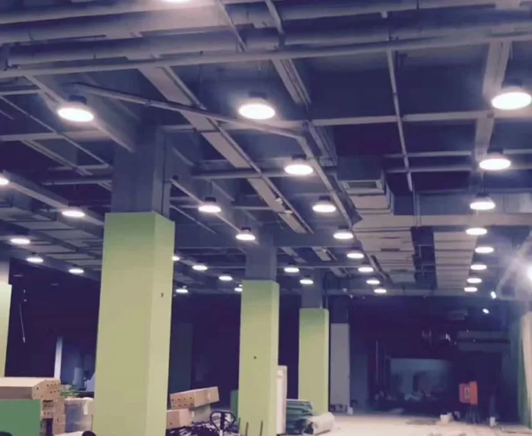 Luz de gran altura utilizada para almacén