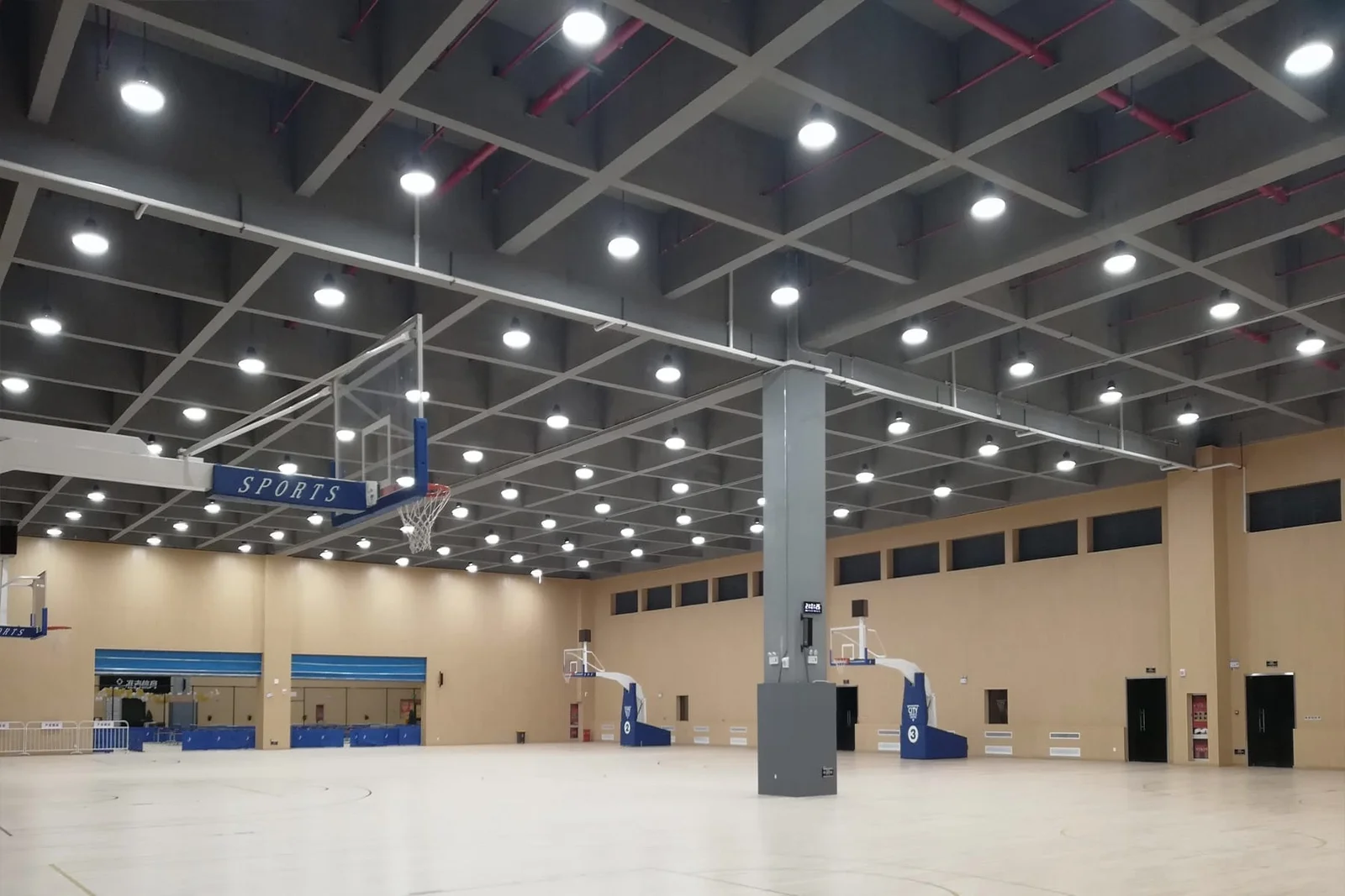 Luces de gran altura para estadio cubierto